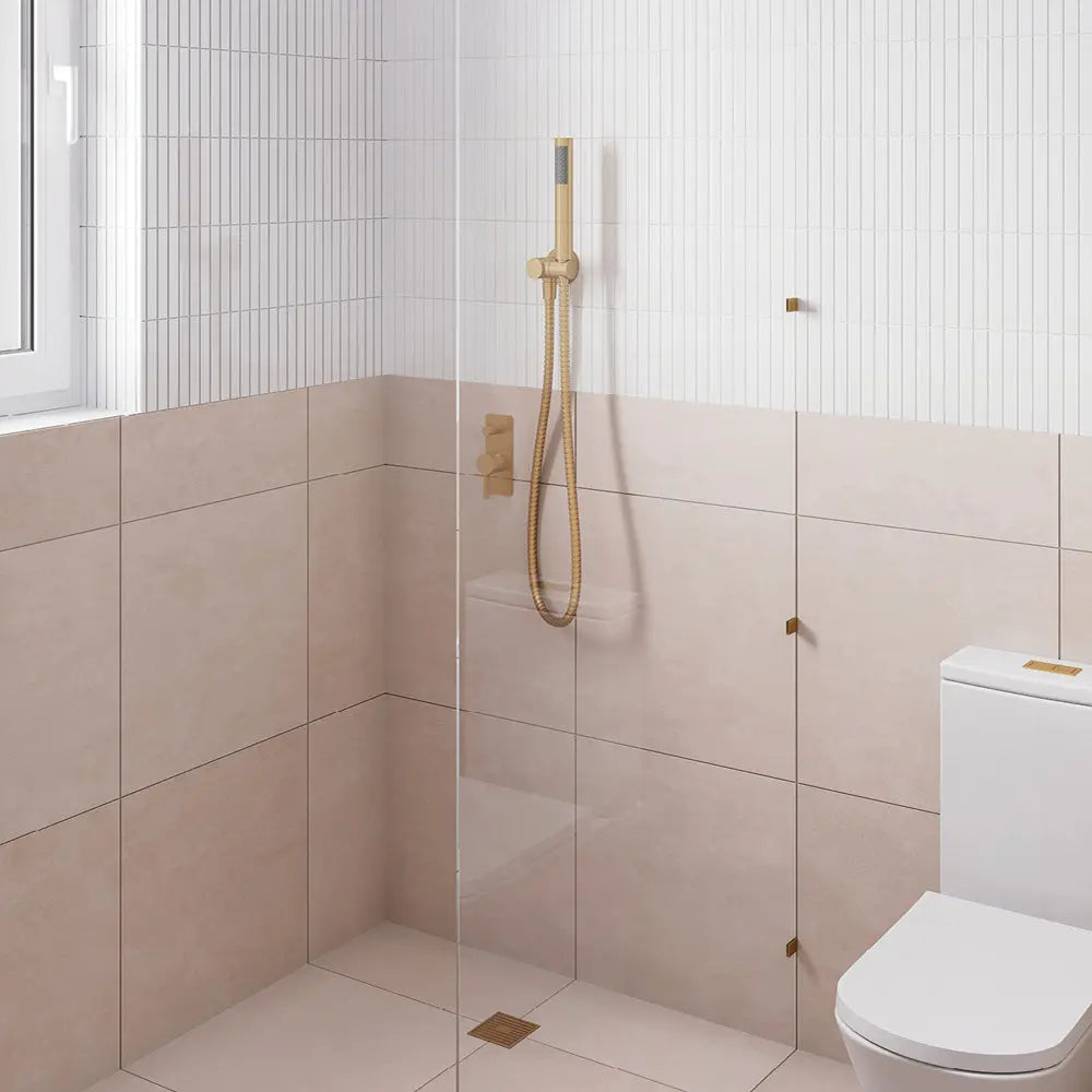 Isabella Hand Shower, Round Plate, Urban Brass fienza